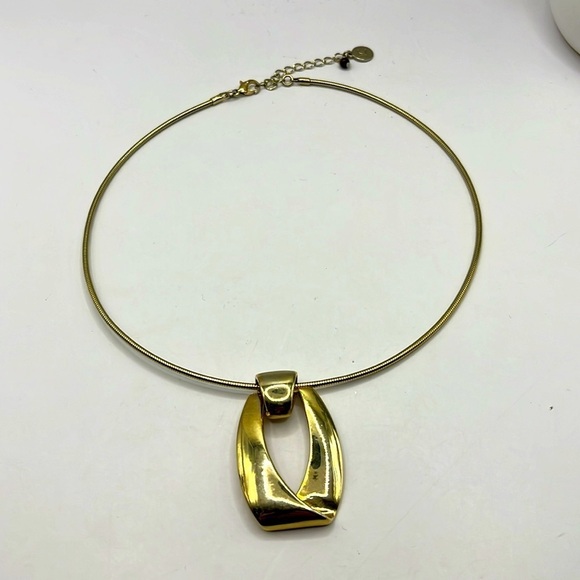 Liz Claiborne Choker Necklace  Gold Tone with Modern Pendant Big Bold Statement - Picture 3 of 8